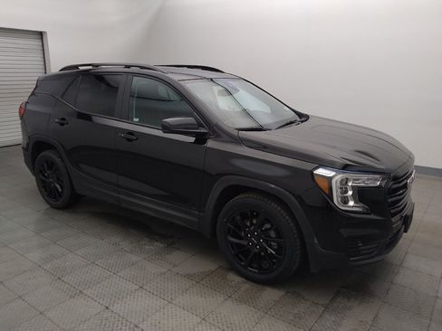 Used 2024 GMC Terrain SLE w/ Driver Convenience Package FWD image 11