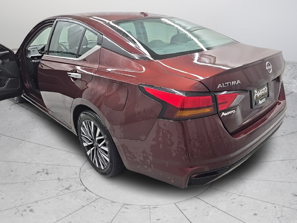 Used 2024 Nissan Altima 2.5 SV FWD image 5