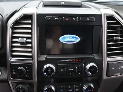 Used 2020 Ford F150 Platinum w/ Equipment Group 701A Luxury AWD/4WD image 22