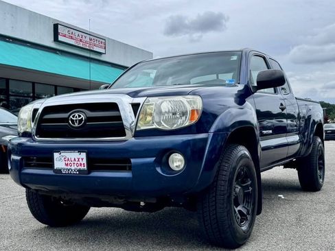 Used 2008 Toyota Tacoma PreRunner RWD image 1
