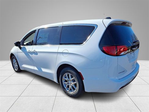 New 2026 Chrysler Voyager LX image 4