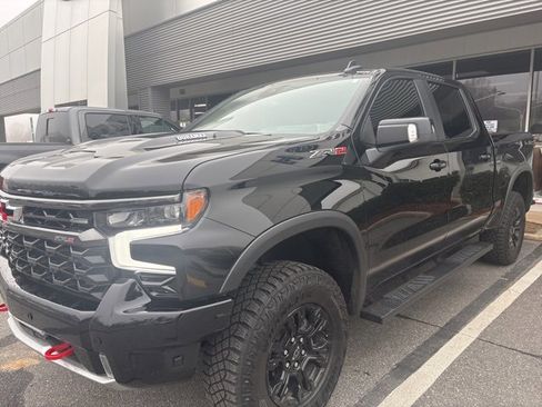 Used 2025 Chevrolet Silverado 1500 ZR2 w/ Technology Package image 1