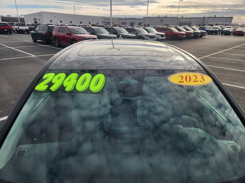 Used 2023 Honda CR-V EX image 10