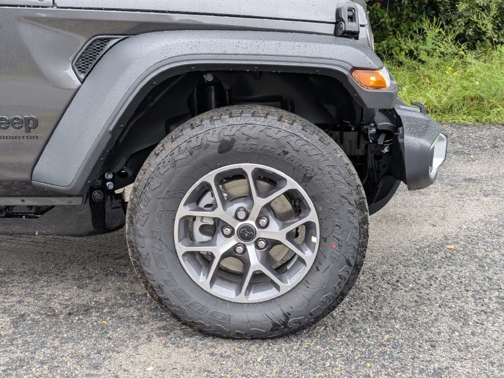 New 2027 Jeep Gladiator Sport AWD/4WD image 9