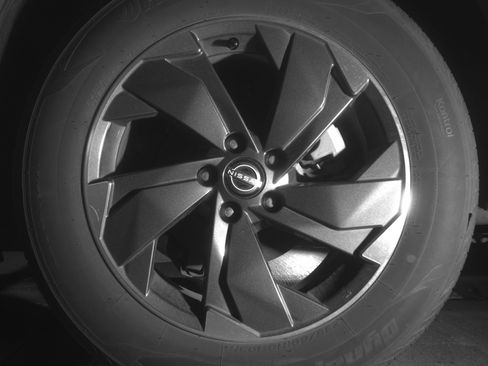 Used 2025 Nissan Rogue SV AWD/4WD image 14