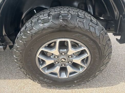 Used 2022 Ford Bronco Badlands image 11