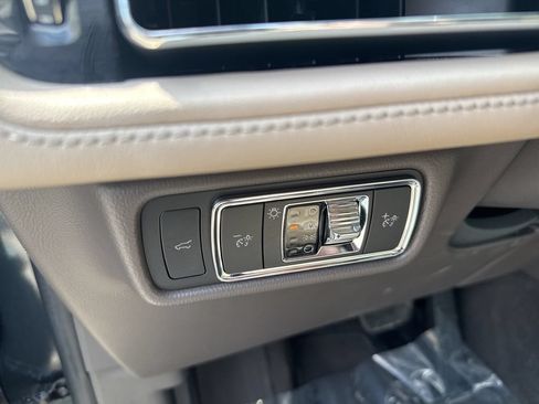 Used 2023 Lincoln Aviator Reserve w/ Elements Package Plus AWD/4WD image 10