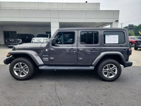 Used 2021 Jeep Wrangler Unlimited Sahara AWD/4WD image 5