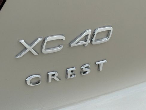 New 2026 Volvo XC40 B5 Plus w/ Protection Package Premier image 7