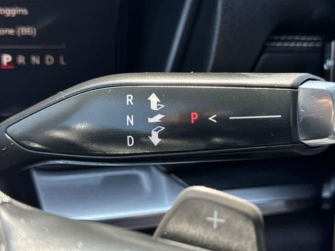 Used 2025 GMC Terrain Elevation w/ Elevation Premium Package FWD image 16