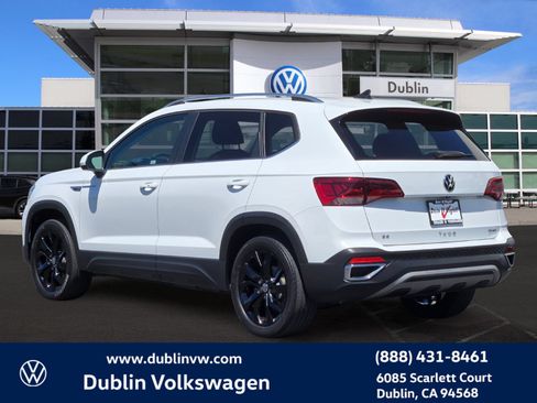 Certified 2023 Volkswagen Taos SE w/ Panoramic Sunroof Package AWD/4WD image 6