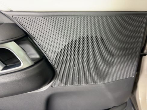 New 2026 Land Rover Discovery S image 20