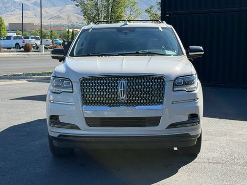 Used 2022 Lincoln Navigator L Reserve AWD/4WD image 2