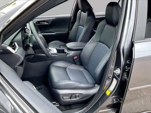 Used 2025 Toyota RAV4 XSE AWD/4WD image 8