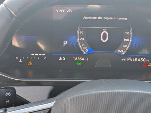 Used 2025 Volkswagen Jetta SE FWD image 17