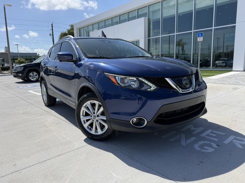 Used 2019 Nissan Rogue Sport SV w/ Technology Package FWD image 1