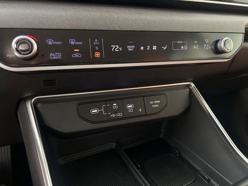 New 2026 Kia Carnival EX FWD image 33