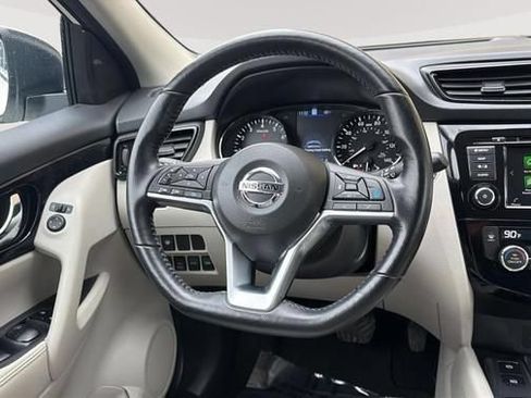 Used 2022 Nissan Rogue Sport SL AWD/4WD image 11