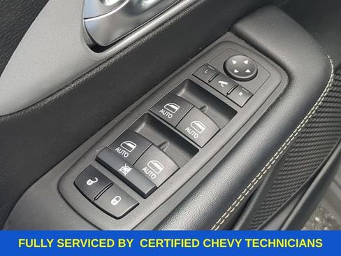 Used 2025 Chrysler Pacifica Limited FWD image 22