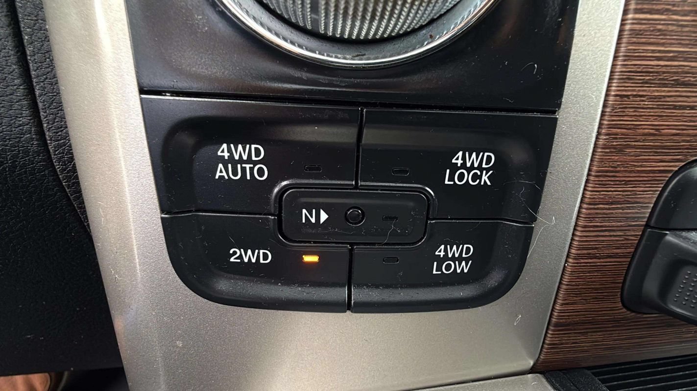 Used 2014 RAM 1500 Laramie w/ Convenience Group AWD/4WD image 21