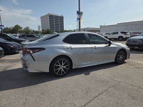 Used 2024 Toyota Camry SE w/ Convenience Package FWD image 12