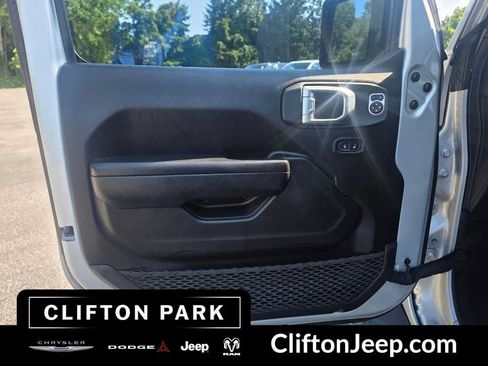 Used 2022 Jeep Wrangler Unlimited Sport AWD/4WD image 7