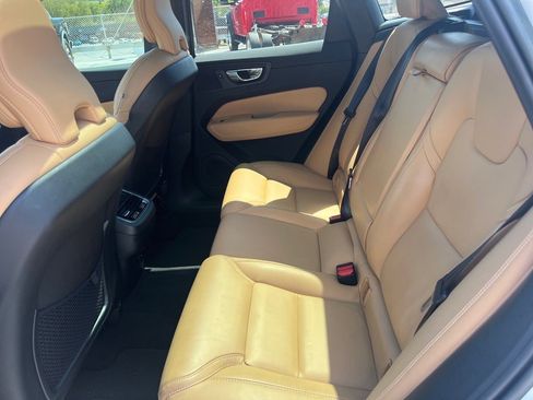 Used 2022 Volvo XC60 B6 Inscription w/ Advanced Package image 19