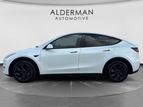 Used 2023 Tesla Model Y AWD image 2
