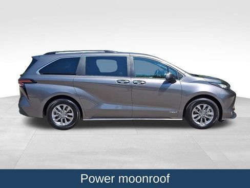 Used 2021 Toyota Sienna XLE FWD image 9
