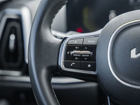 Used 2024 Kia Sorento S image 29