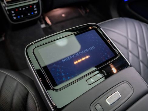 Certified 2023 Mercedes-Benz EQS 580 4MATIC Sedan image 23