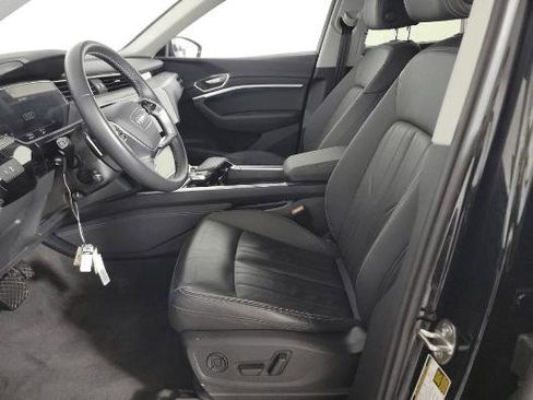 Used 2021 Audi e-tron Premium w/ Convenience Plus Package image 22