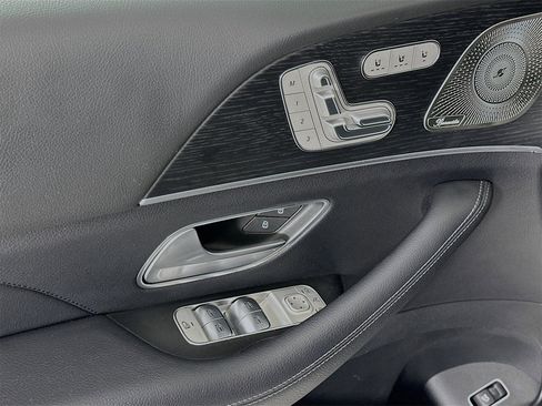 Used 2024 Mercedes-Benz GLS 450 4MATIC image 19