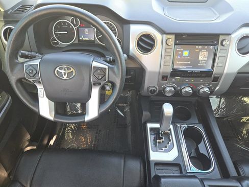 Certified 2017 Toyota Tundra SR5 w/ SR5 Upgrade Package AWD/4WD image 18
