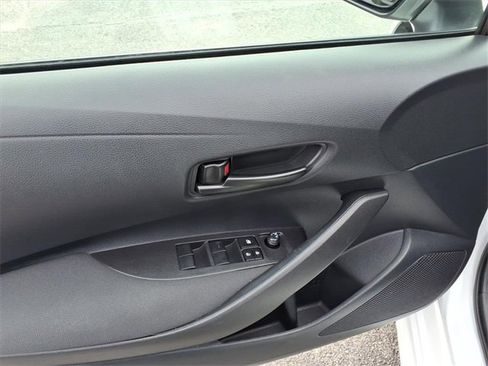 Used 2025 Toyota Corolla LE image 12