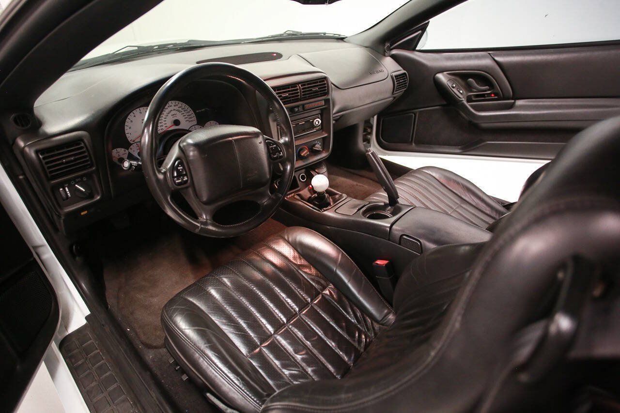 Used 2000 Chevrolet Camaro Z28 w/ SS Performance/Appearance Pkg RWD image 14