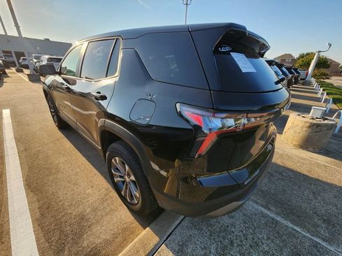 Used 2026 Chevrolet Equinox LT FWD image 6