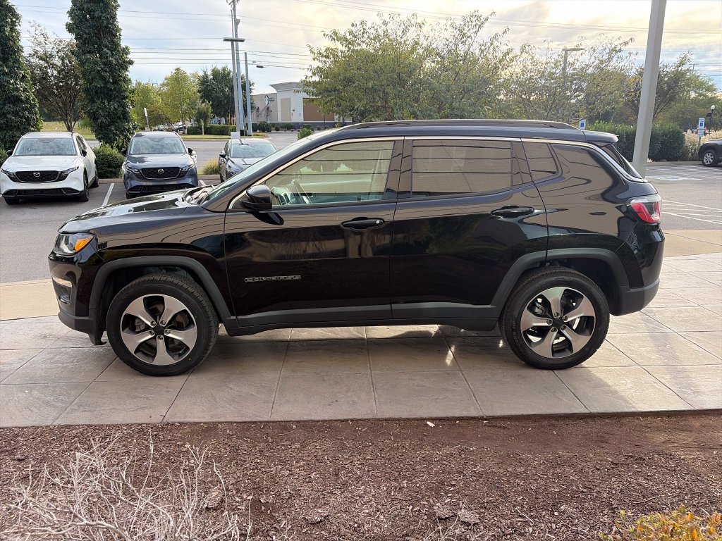 Used 2018 Jeep Compass Latitude w/ Popular Equipment Group AWD/4WD image 7