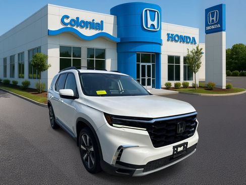 Used 2023 Honda Pilot Touring image 9