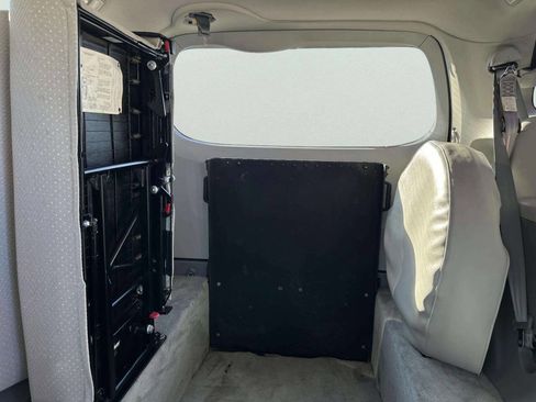 Used 2011 Toyota Sienna LE image 13