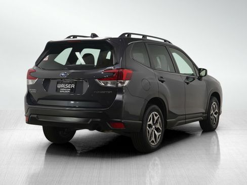 Used 2023 Subaru Forester Premium image 6