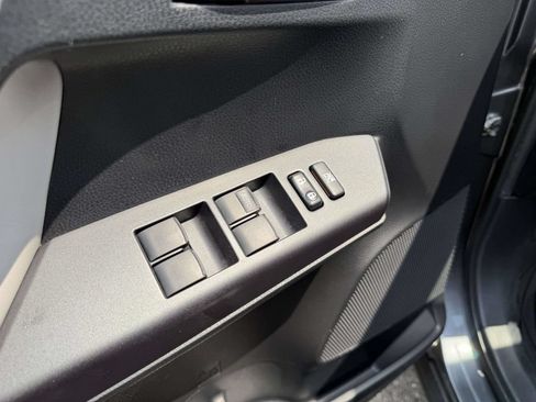 Used 2018 Toyota RAV4 XLE FWD image 26