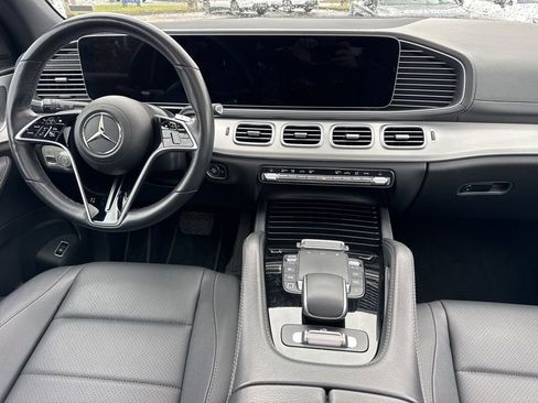 Used 2025 Mercedes-Benz GLS 450 4MATIC image 22