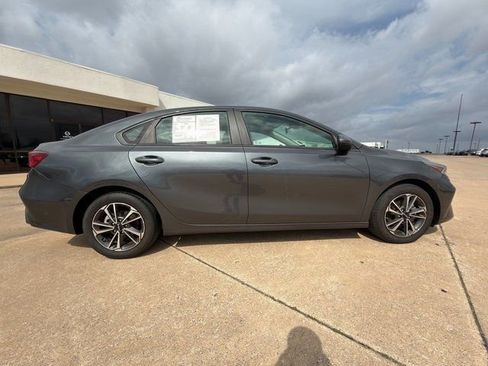 Used 2024 Kia Forte LXS image 18