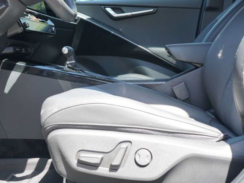 Certified 2024 Kia Niro EX Touring FWD image 19
