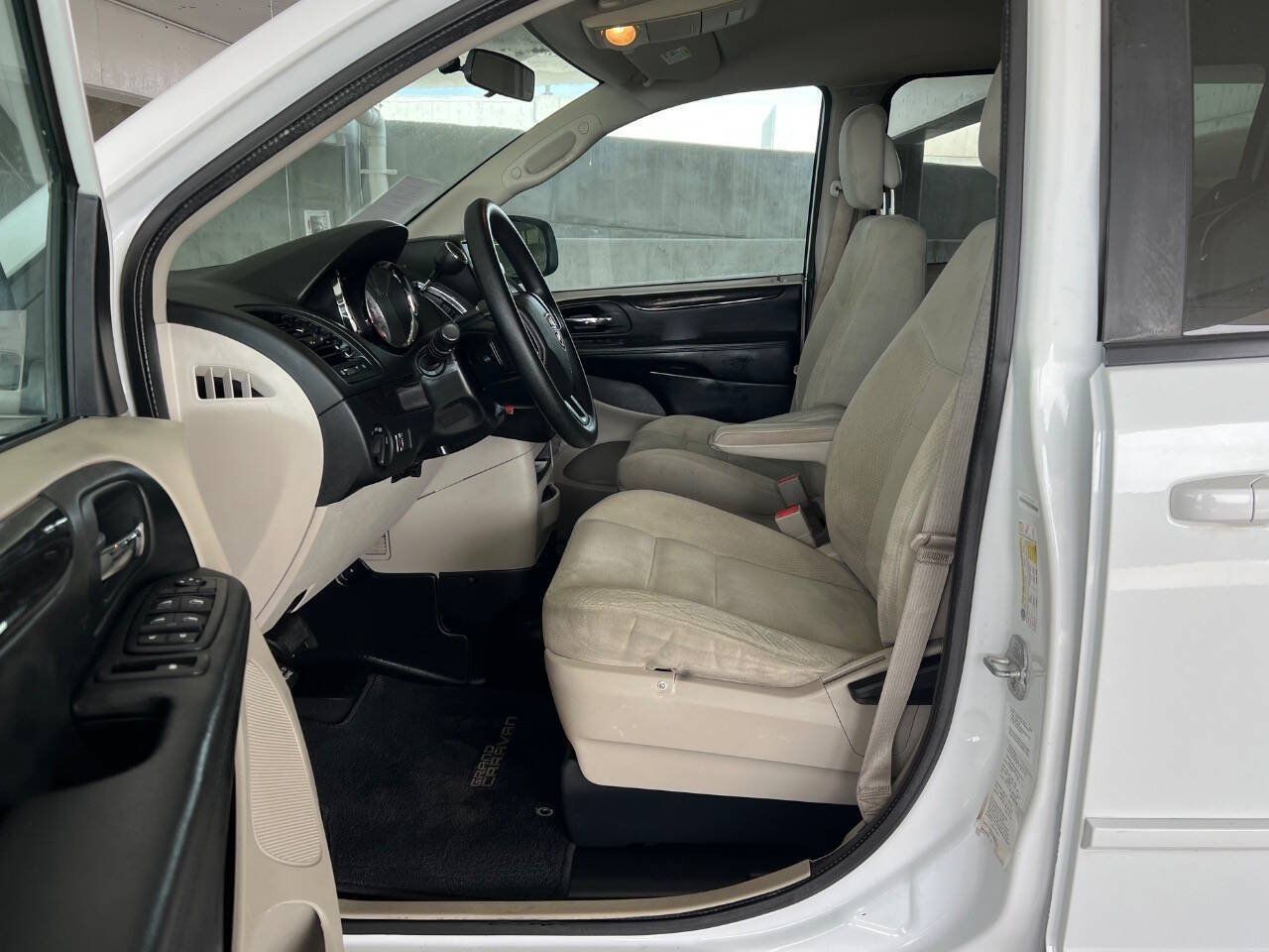 Used 2014 Dodge Grand Caravan SE w/ Quick Order Package 29E SE FWD image 18