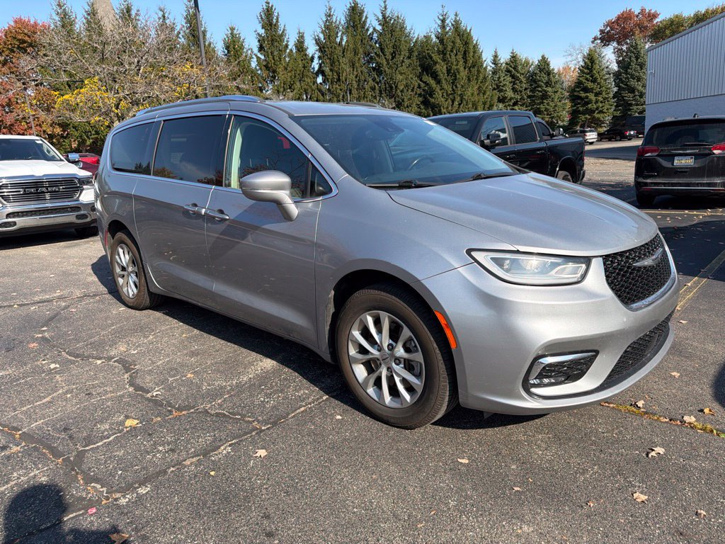 Used 2021 Chrysler Pacifica Touring-L AWD/4WD image 1