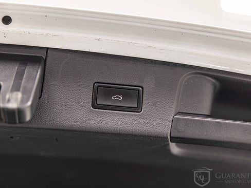 Used 2019 Volkswagen Atlas SEL Premium image 16