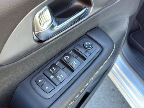 New 2026 Chrysler Pacifica Select w/ S Appearance Package FWD image 14
