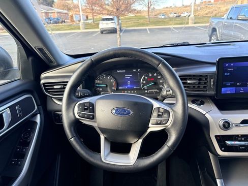 Used 2024 Ford Explorer XLT w/ Equipment Group 202A image 15